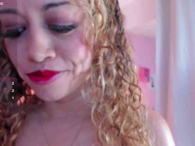 AgathaSmile webcam
