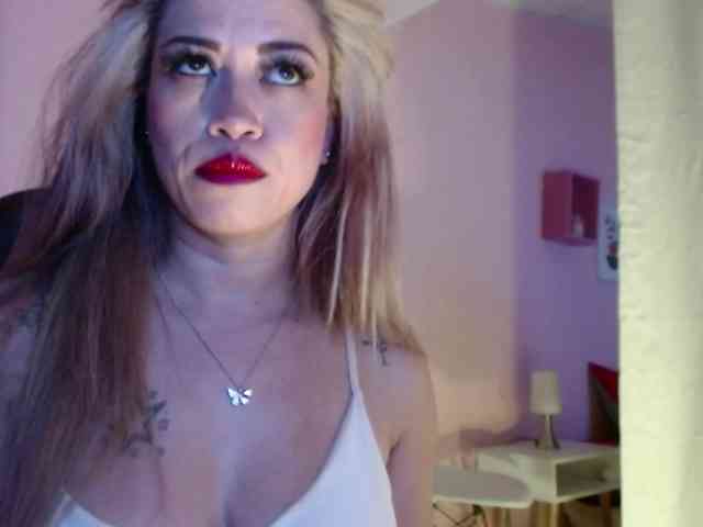AgathaSmile webcam