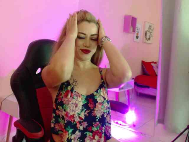 AgathaSmile webcam