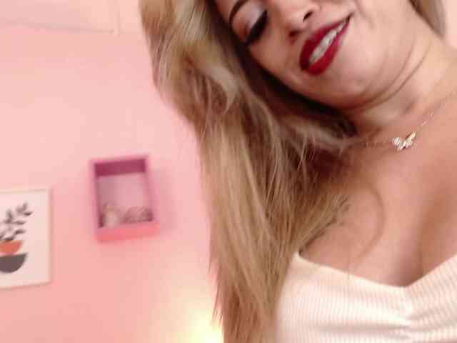 AgathaSmile webcam