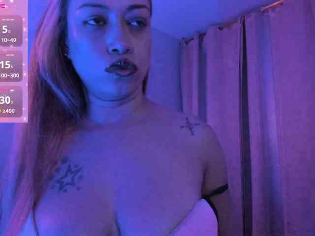 AgathaSmile webcam