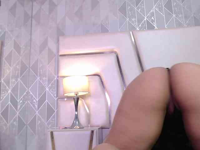 SoniaDevine webcam