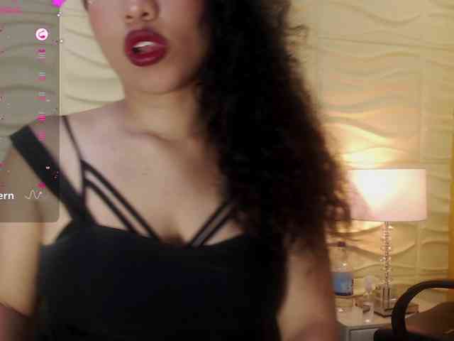 SoniaDevine webcam