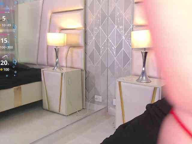SoniaDevine webcam