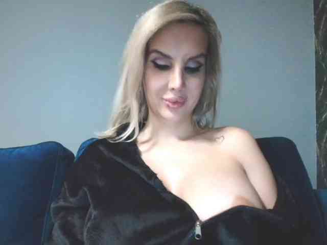 SensualGoddess webcam