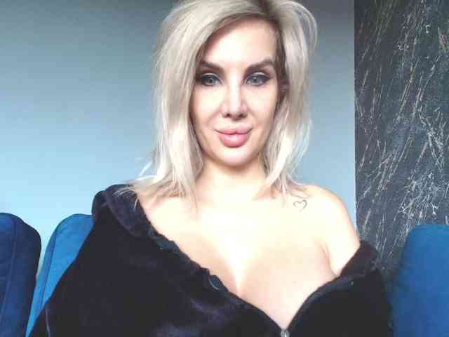 SensualGoddess webcam