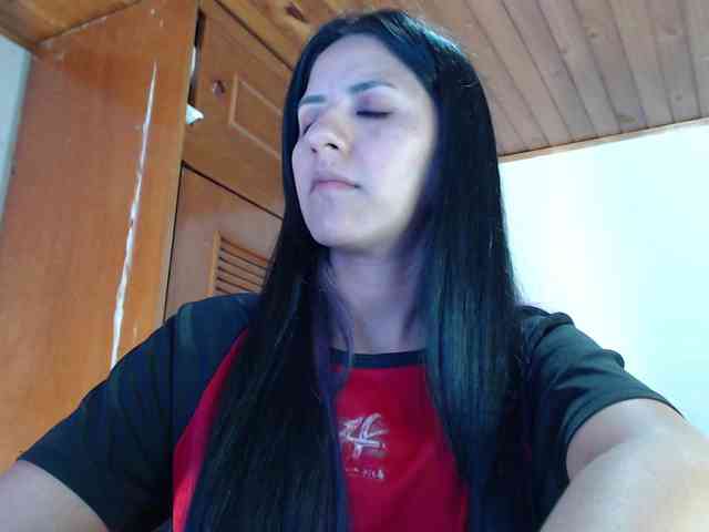 hilari18 webcam