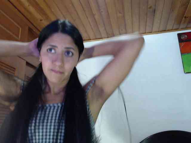 hilari18 webcam