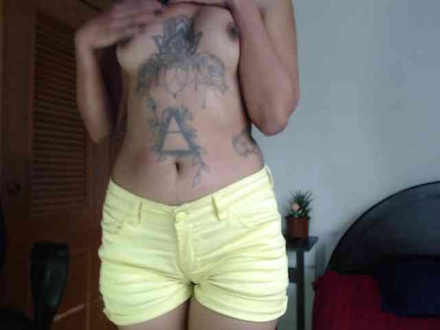 hilari18 Live Webcam on BongaCams