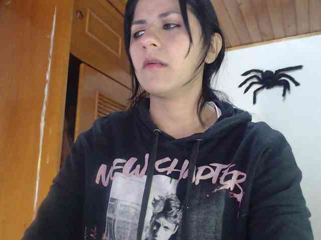 hilari18 webcam