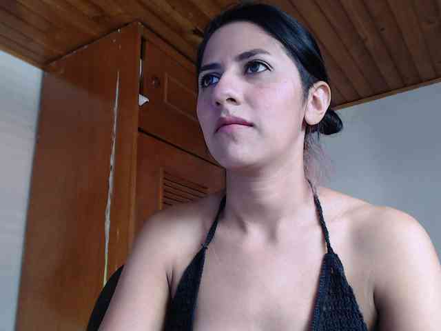 hilari18 webcam