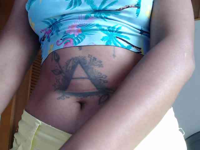 hilari18 webcam
