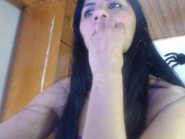 hilari18 webcam