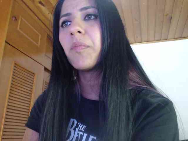 hilari18 webcam
