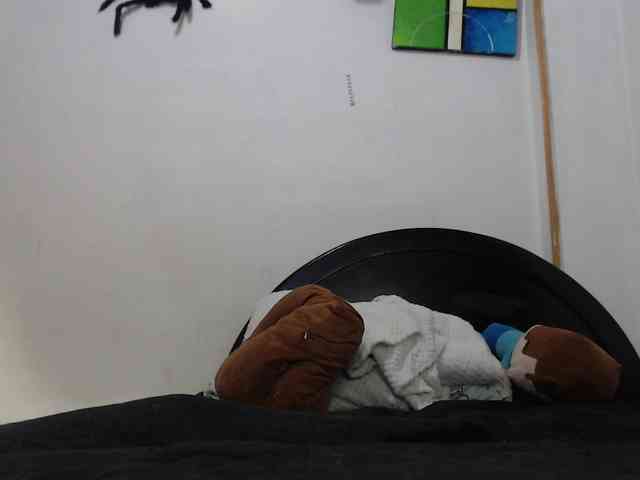 hilari18 webcam