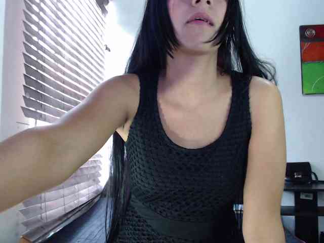 hilari18 webcam