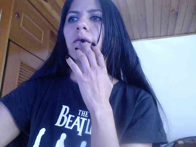hilari18 webcam