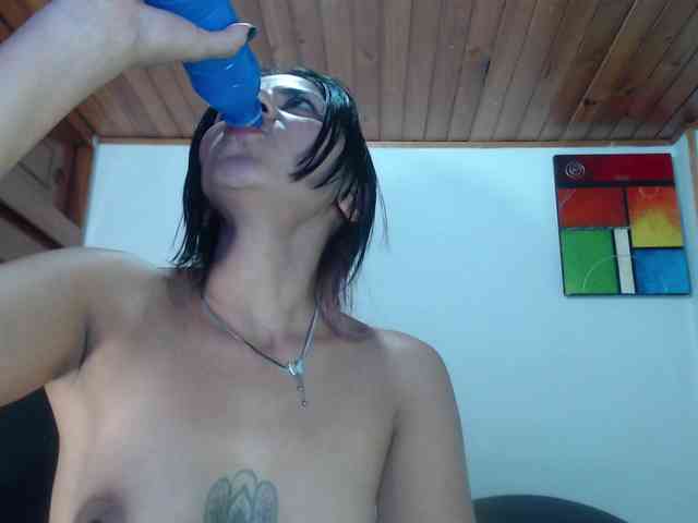 hilari18 webcam