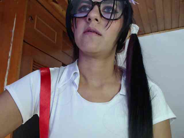 hilari18 webcam
