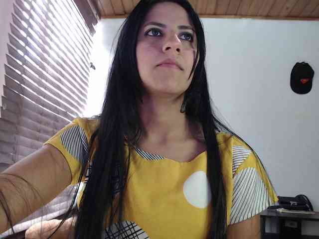 hilari18 webcam