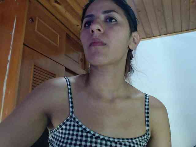 hilari18 webcam