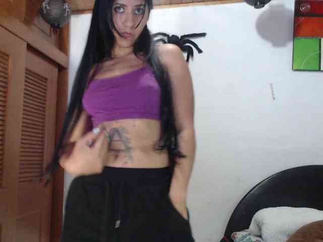 hilari18 webcam