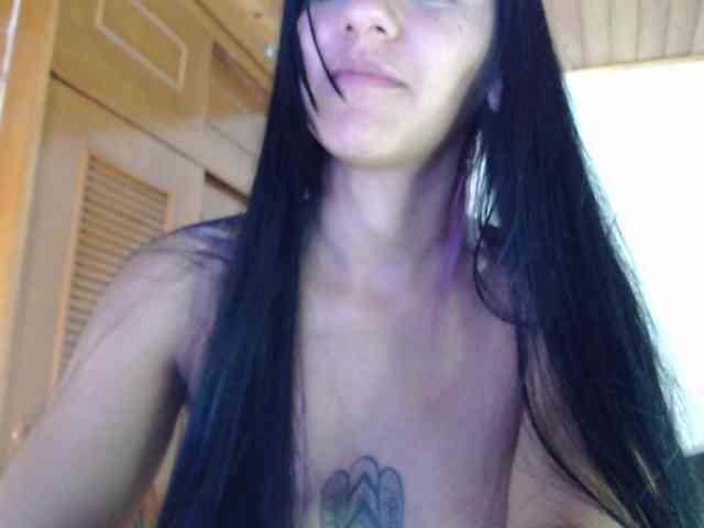 hilari18 webcam