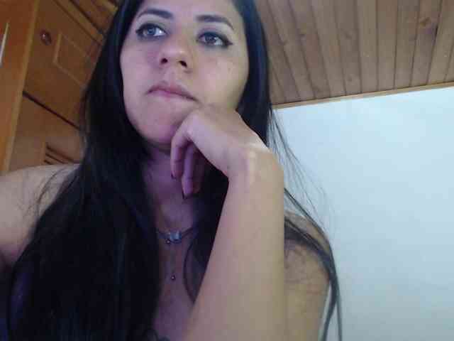 hilari18 webcam