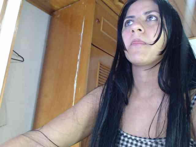 hilari18 webcam