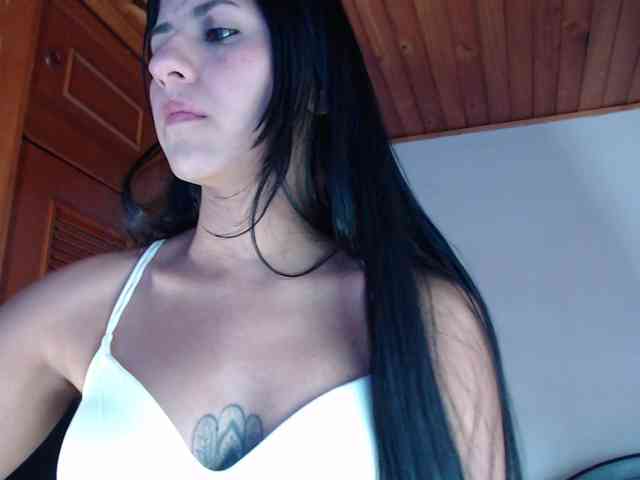 hilari18 webcam