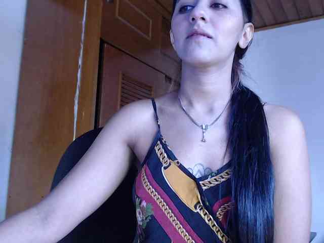 hilari18 webcam