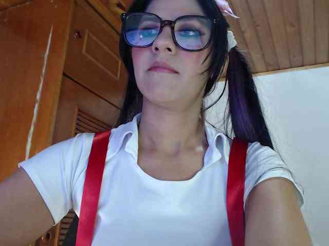 hilari18 webcam