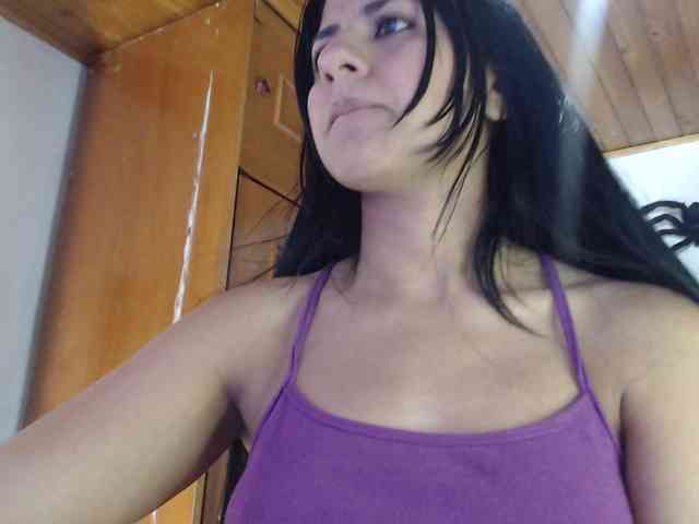 hilari18 webcam