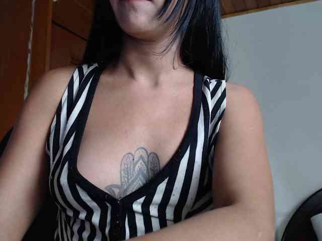 hilari18 webcam