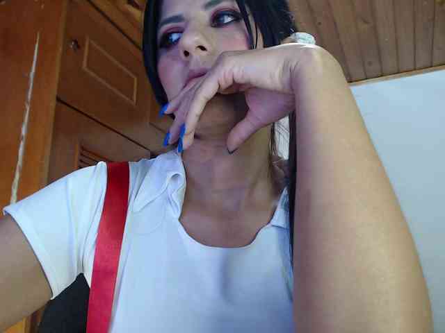 hilari18 webcam