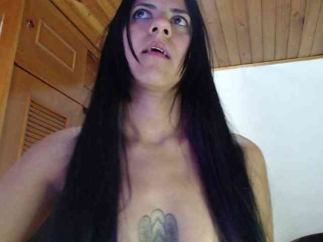 hilari18 webcam