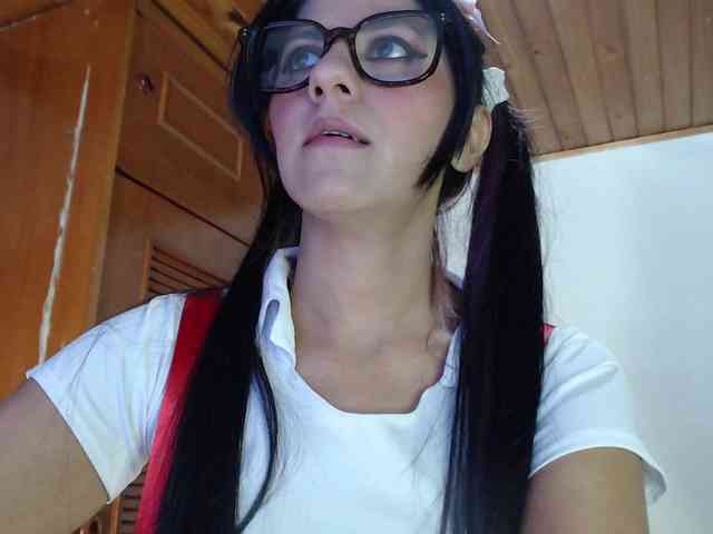 hilari18 webcam