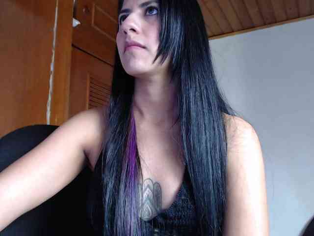 hilari18 webcam