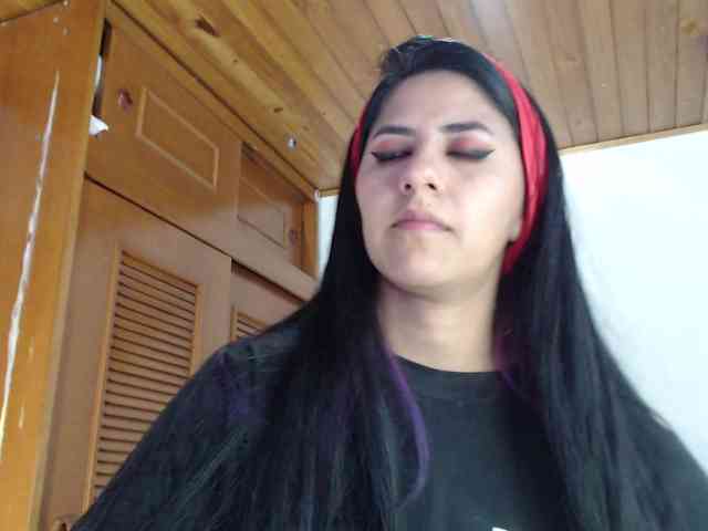 hilari18 webcam