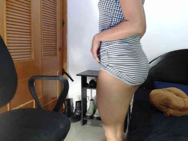 hilari18 webcam