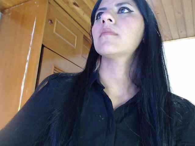 hilari18 webcam
