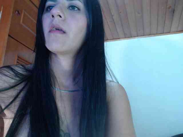 hilari18 webcam