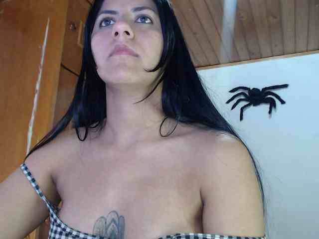 hilari18 webcam