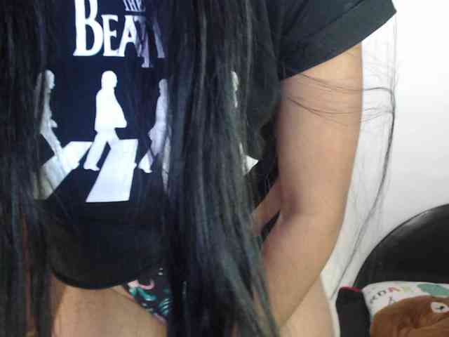 hilari18 webcam