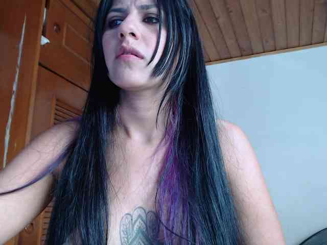 hilari18 webcam