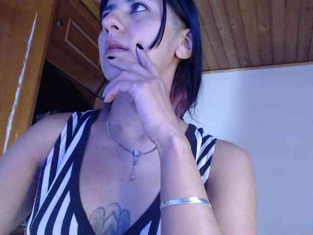 hilari18 webcam