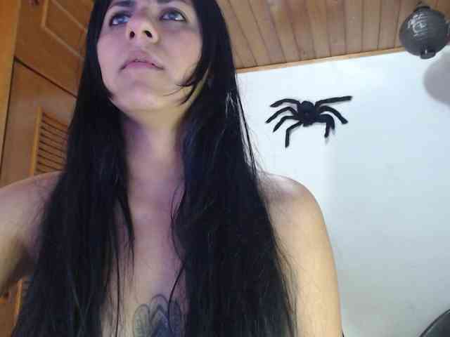 hilari18 webcam
