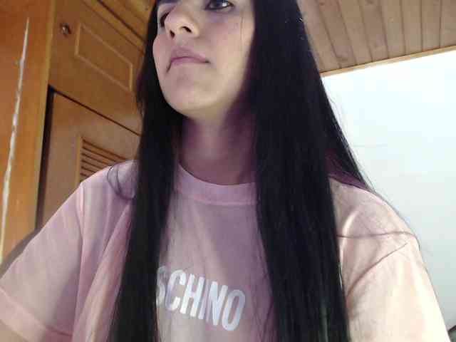 hilari18 webcam