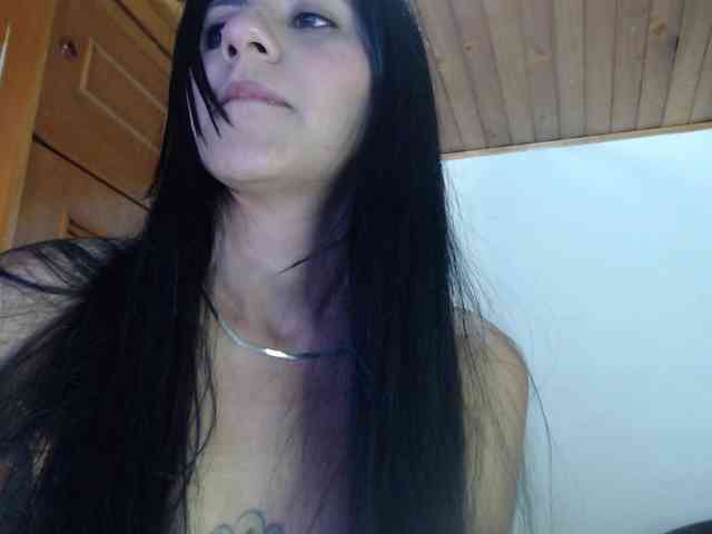 hilari18 webcam