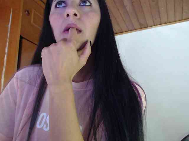 hilari18 webcam